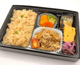 07.鯛出汁ごはんと鯖の南部焼き・生姜焼き幕の内仕出し弁当