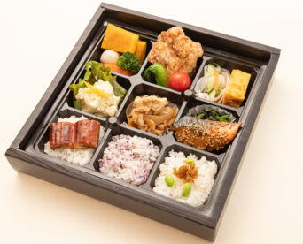 23.鰻ごはんと鯖の南部焼き幕の内仕出し弁当