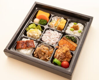 11.鰻ごはんと鮭の幽庵焼き幕の内仕出し弁当