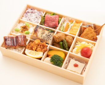 26.鰻ごはんとあんこう唐揚げ・銀鱈の西京焼き特選12枡仕出し弁当