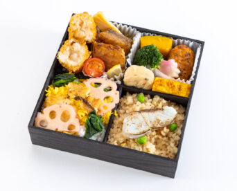 85.【春限定！】さわらの照り焼きとホタテのクリームコロッケの入った 名物鯛めし仕出し弁当