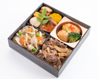 94.【冬限定！】牛時雨煮ごはんとブリ照り焼きの冬の旬彩四升仕出し弁当