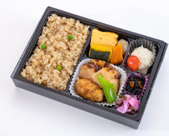 109.鯛出汁ご飯と鶏の照り焼き・幕の内仕出し弁当